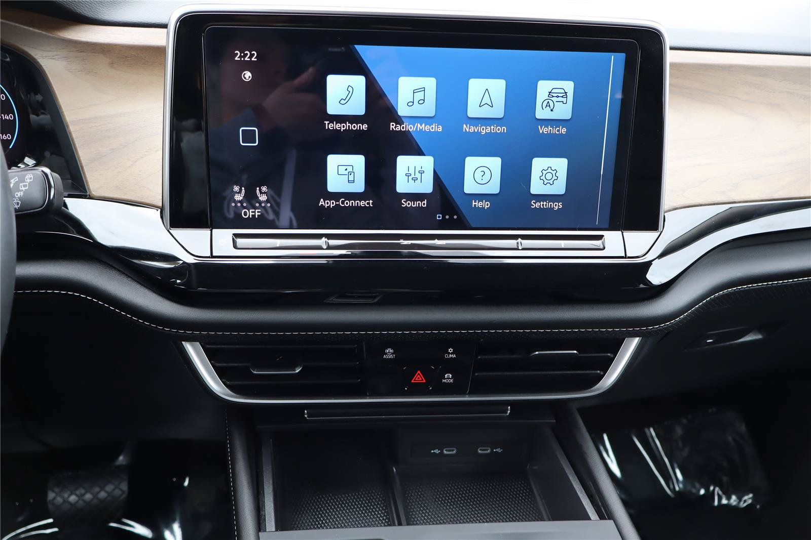 Certified 2024 Volkswagen Atlas SE AWD/4WD image 18