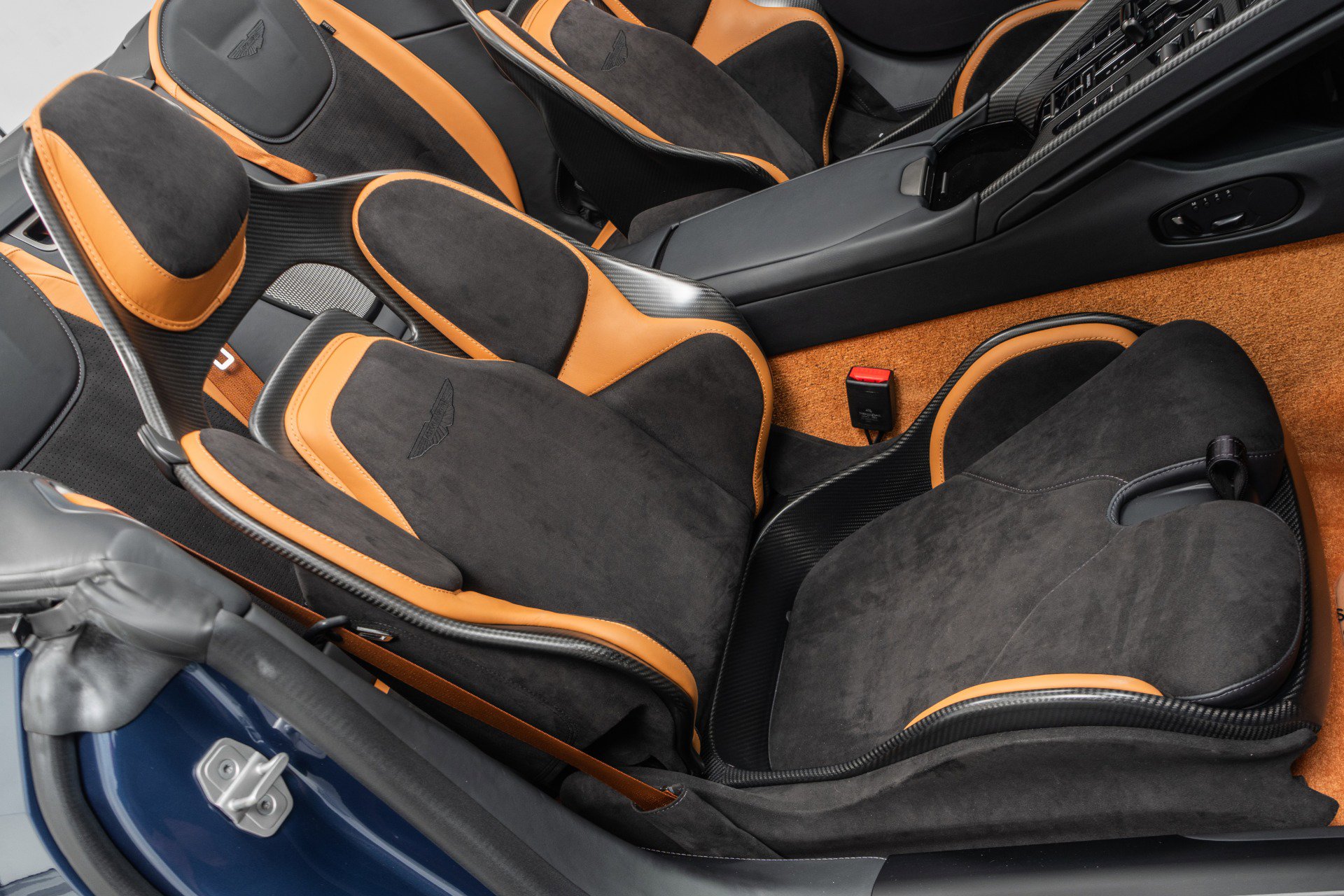 Used 2024 Aston Martin DB12 Volante -Carbon Fiber Bucket S image 27