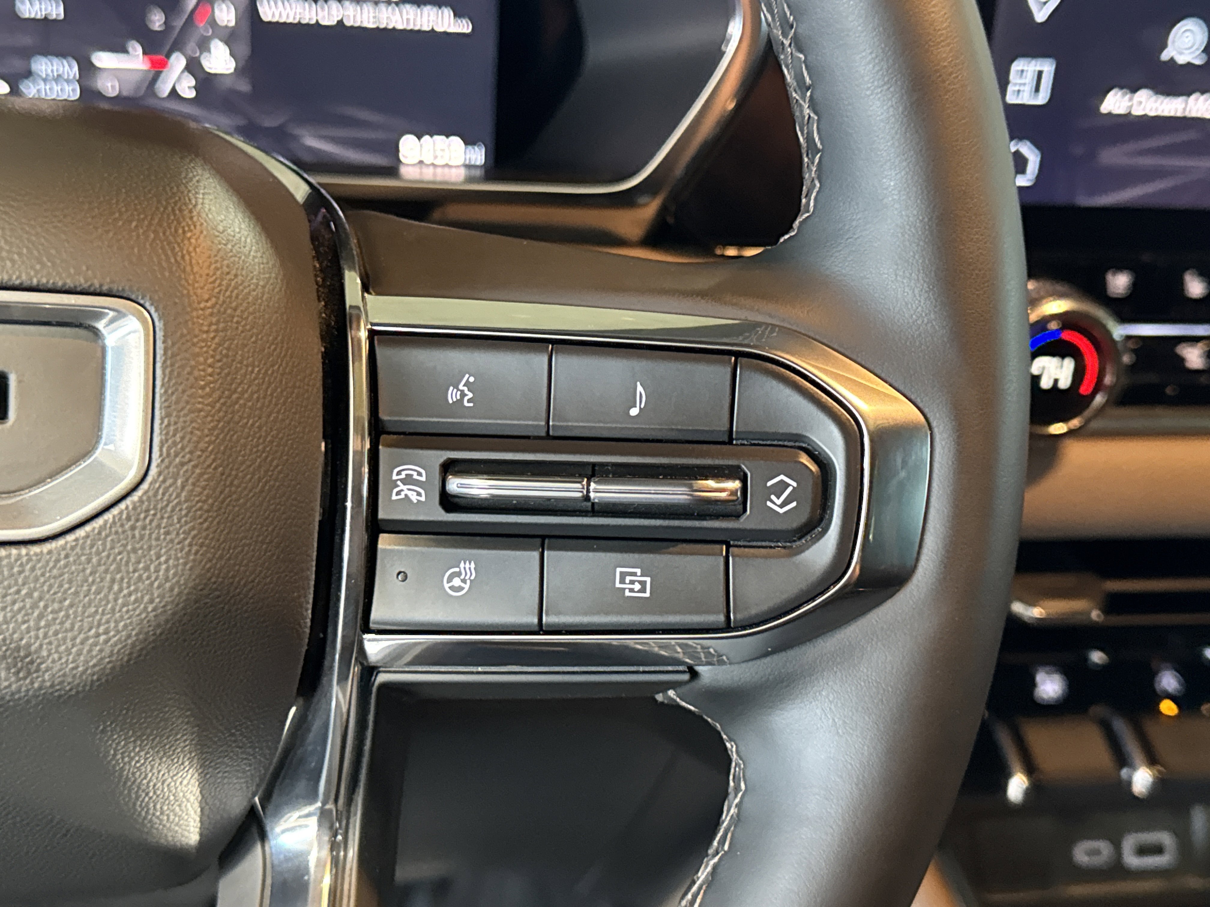 Used 2025 GMC Canyon Denali image 22