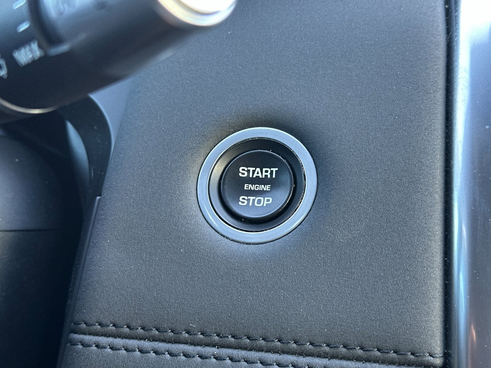 Used 2020 Land Rover Discovery Sport S image 23