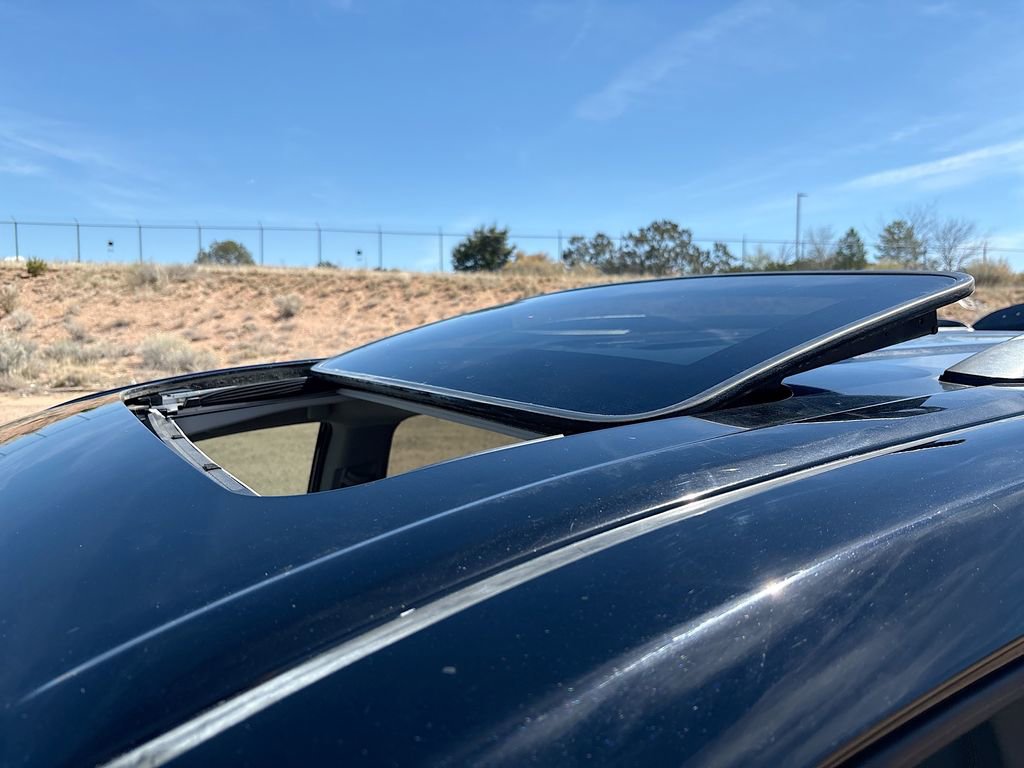 Used 2020 Toyota Sienna XLE w/ XLE Navigation Package image 22