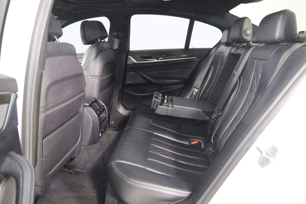 Used 2018 BMW M550i xDrive AWD/4WD image 50