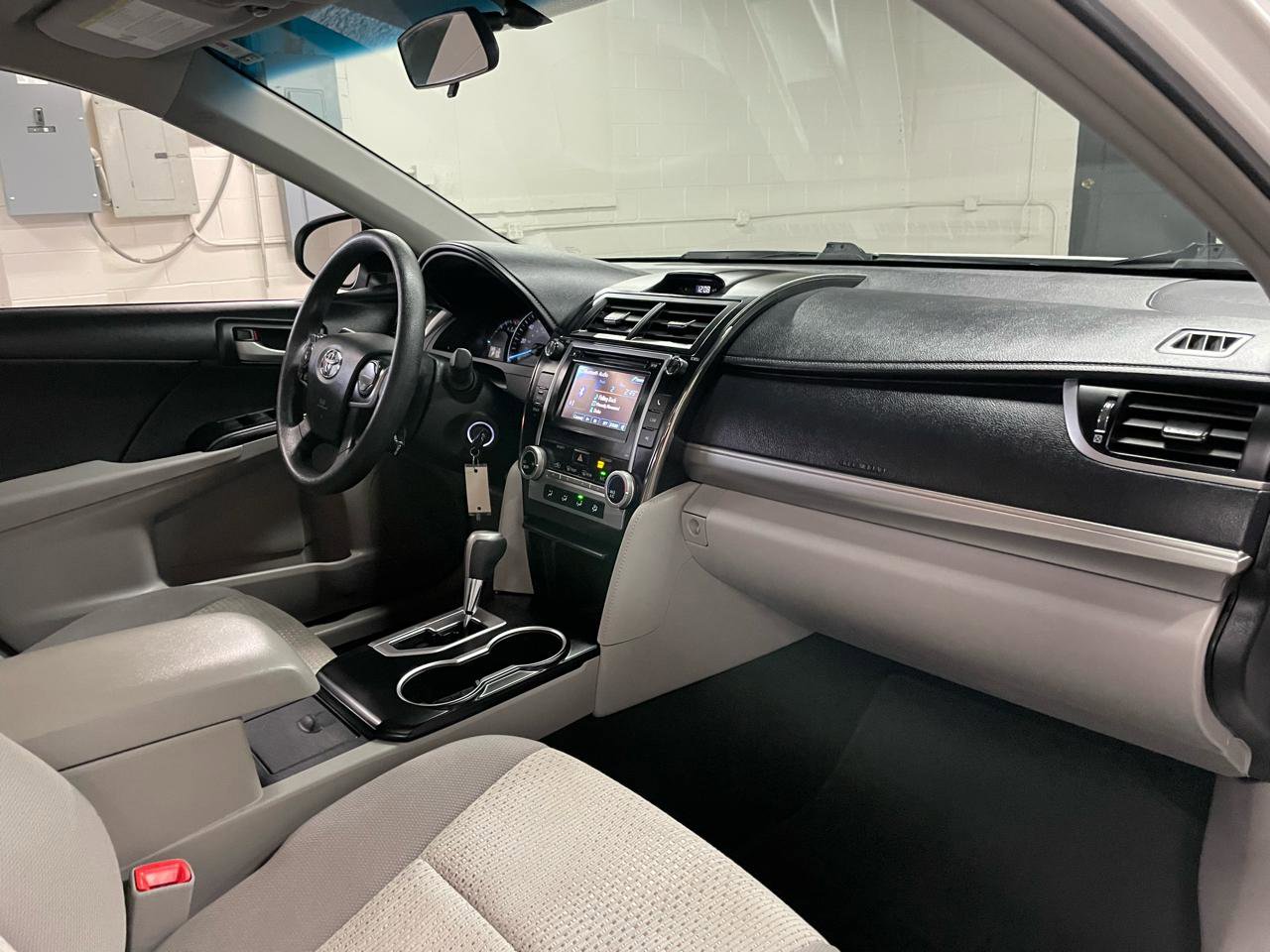 Used 2013 Toyota Camry LE image 16