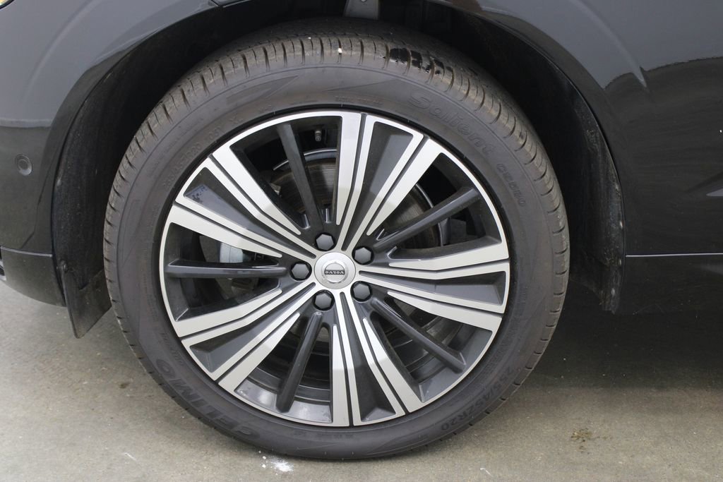Used 2023 Volvo XC60 B5 Ultimate image 30