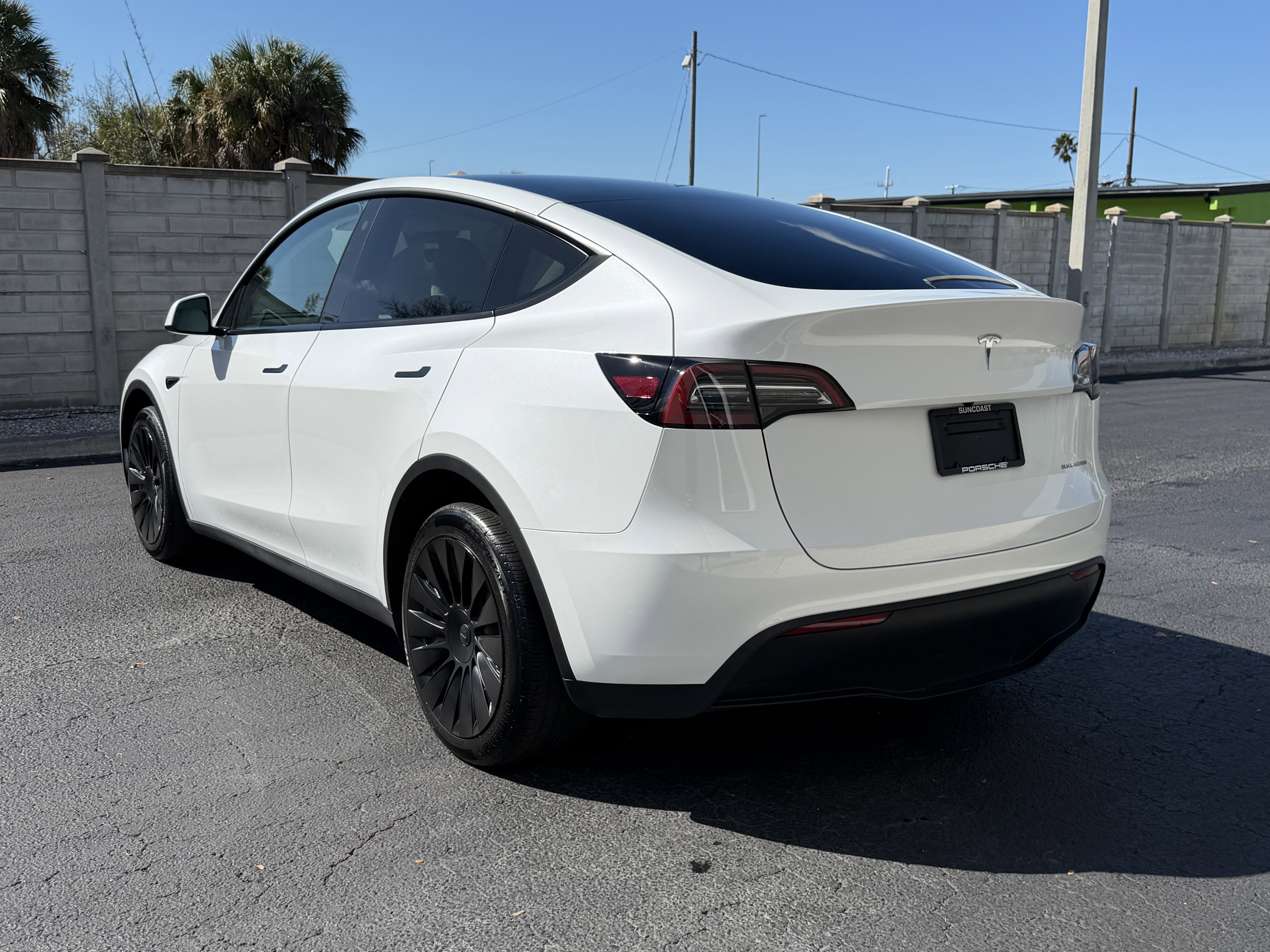 Used 2023 Tesla Model Y Long Range image 3