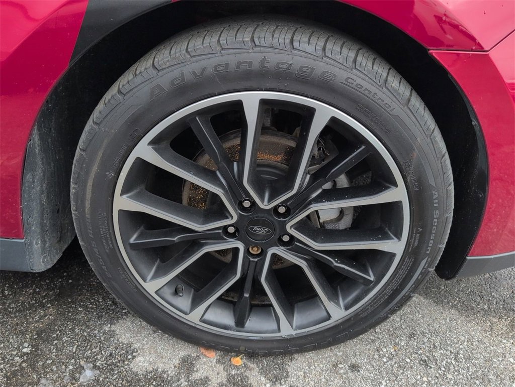 Used 2019 Ford Taurus Limited image 5