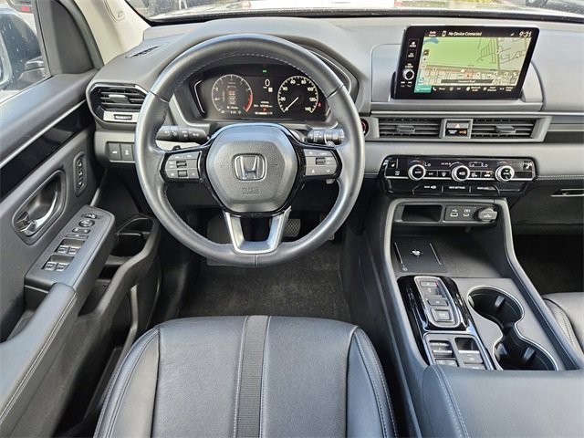 Used 2023 Honda Pilot Touring image 7