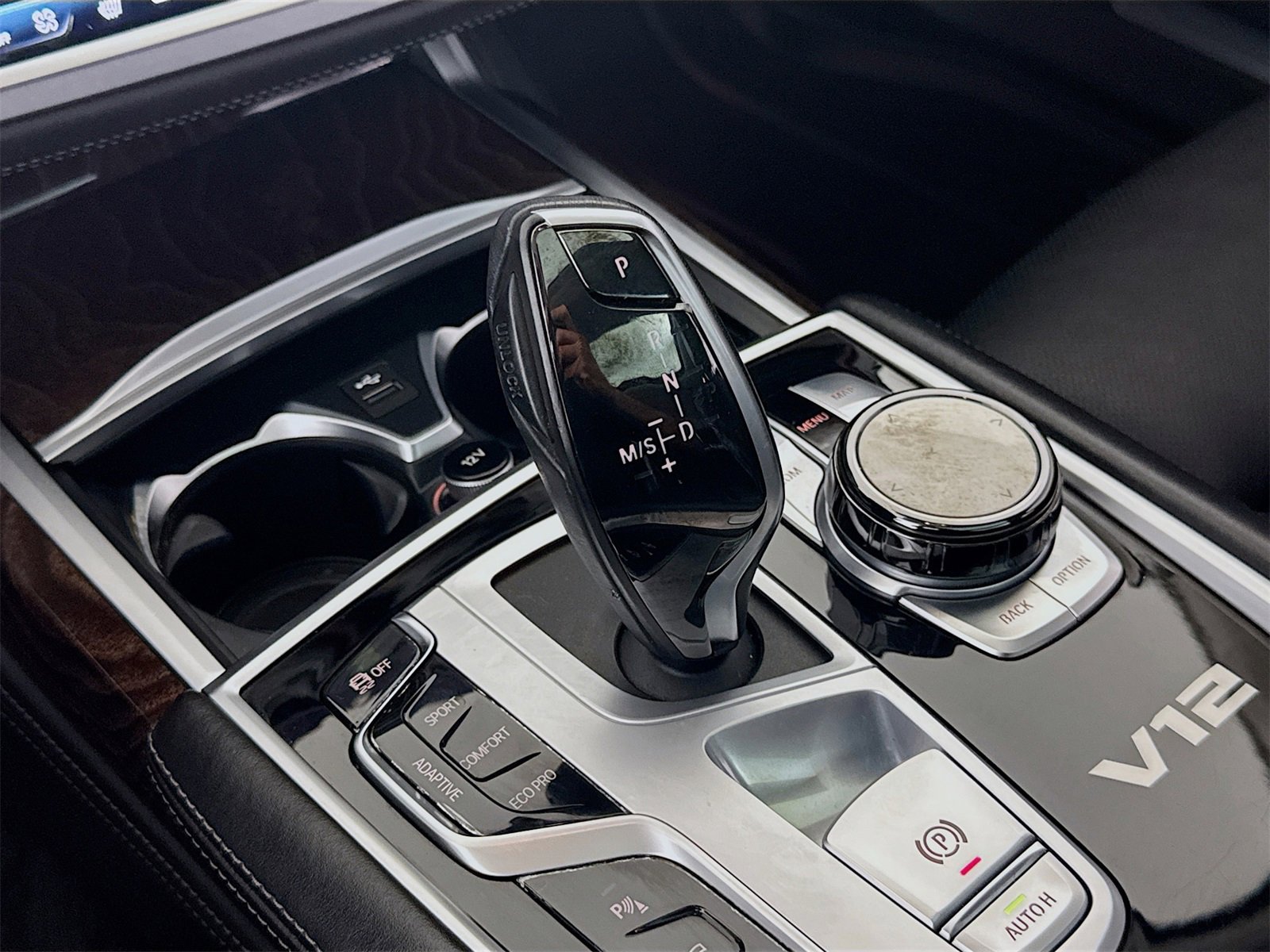 Used 2020 BMW M760i xDrive w/ Luxury Rear Seating Package image 14