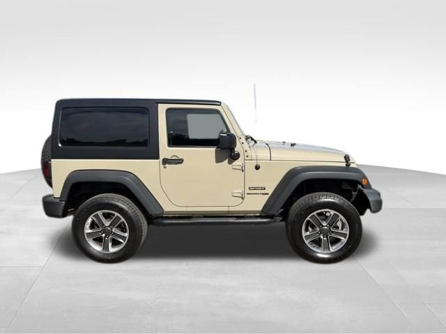 Used 2018 Jeep Wrangler Sport w/ Connectivity Group AWD/4WD image 2