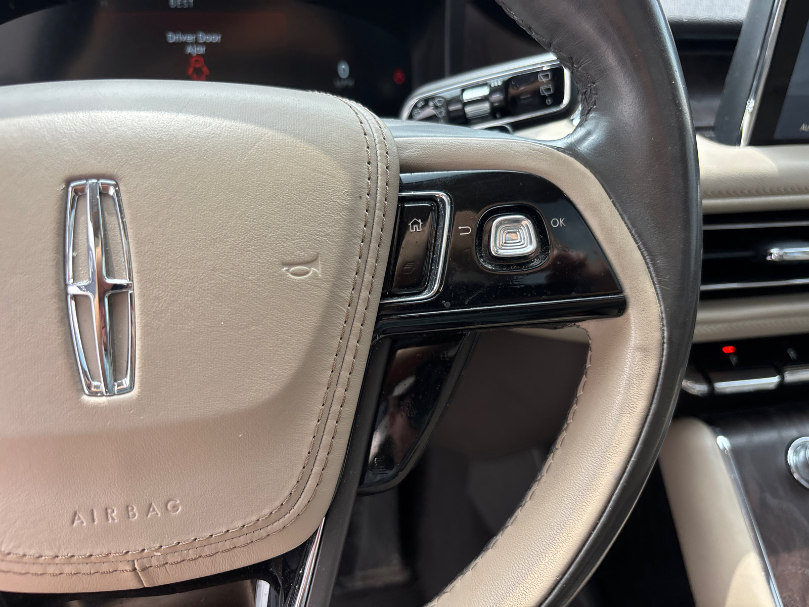 Used 2020 Lincoln Aviator Reserve w/ Equipment Group 202A AWD/4WD image 18