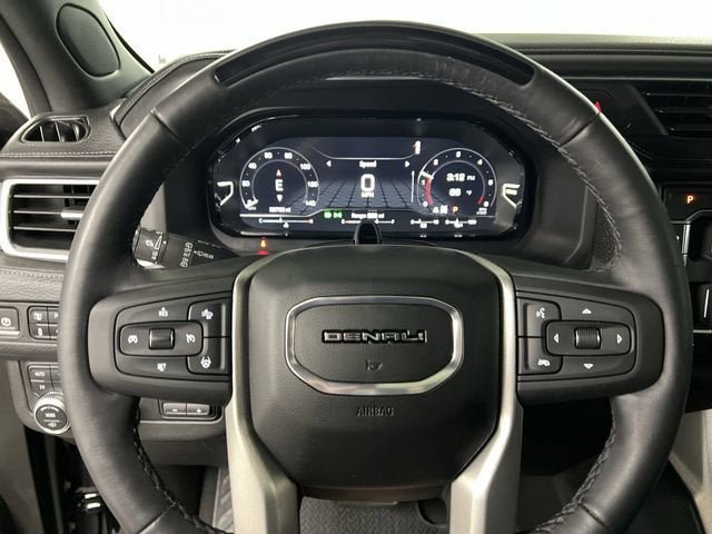 Certified 2023 GMC Yukon Denali w/ Denali Reserve Package AWD/4WD image 11