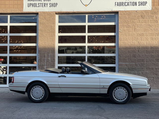 Used 1991 Cadillac Allante image 3