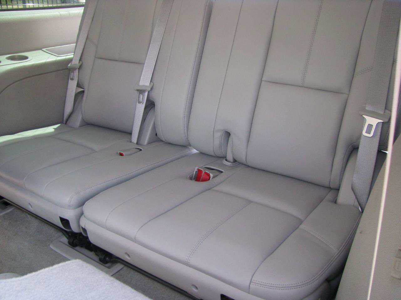 Used 2007 Chevrolet Suburban LTZ w/ LTZ Preferred Equipment Group AWD/4WD image 15