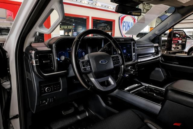 Used 2025 Ford F350 Lariat AWD/4WD image 5