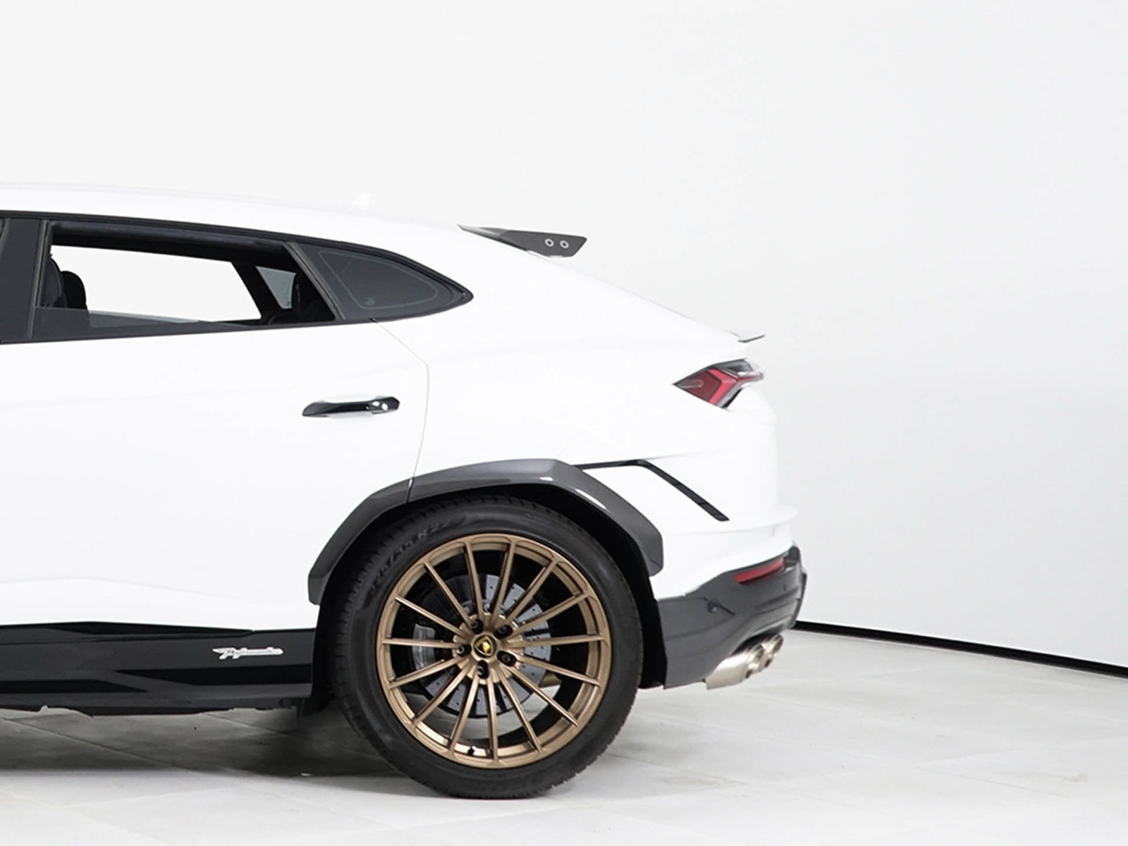 Used 2023 Lamborghini Urus Performante AWD/4WD image 12