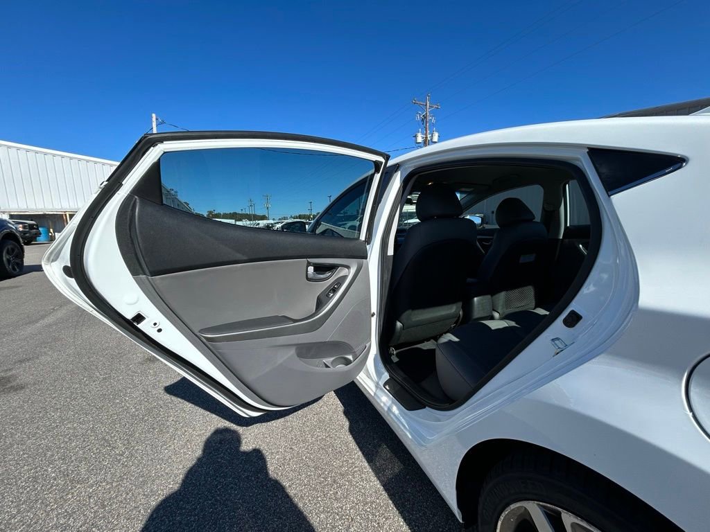 Used 2016 Hyundai Elantra Limited image 13