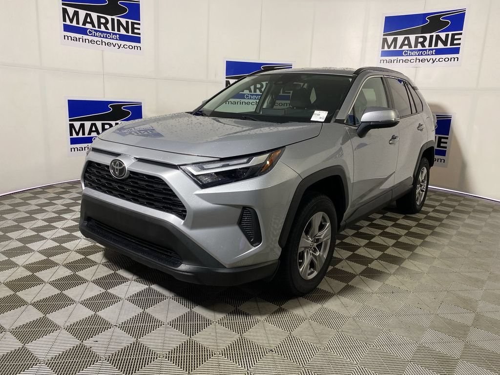 Used 2024 Toyota RAV4 XLE FWD image 11