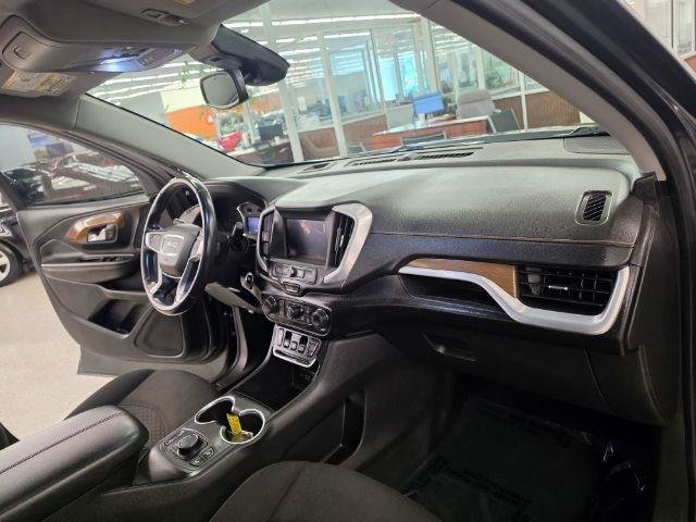 Used 2020 GMC Terrain SLE w/ Driver Convenience Package FWD image 13