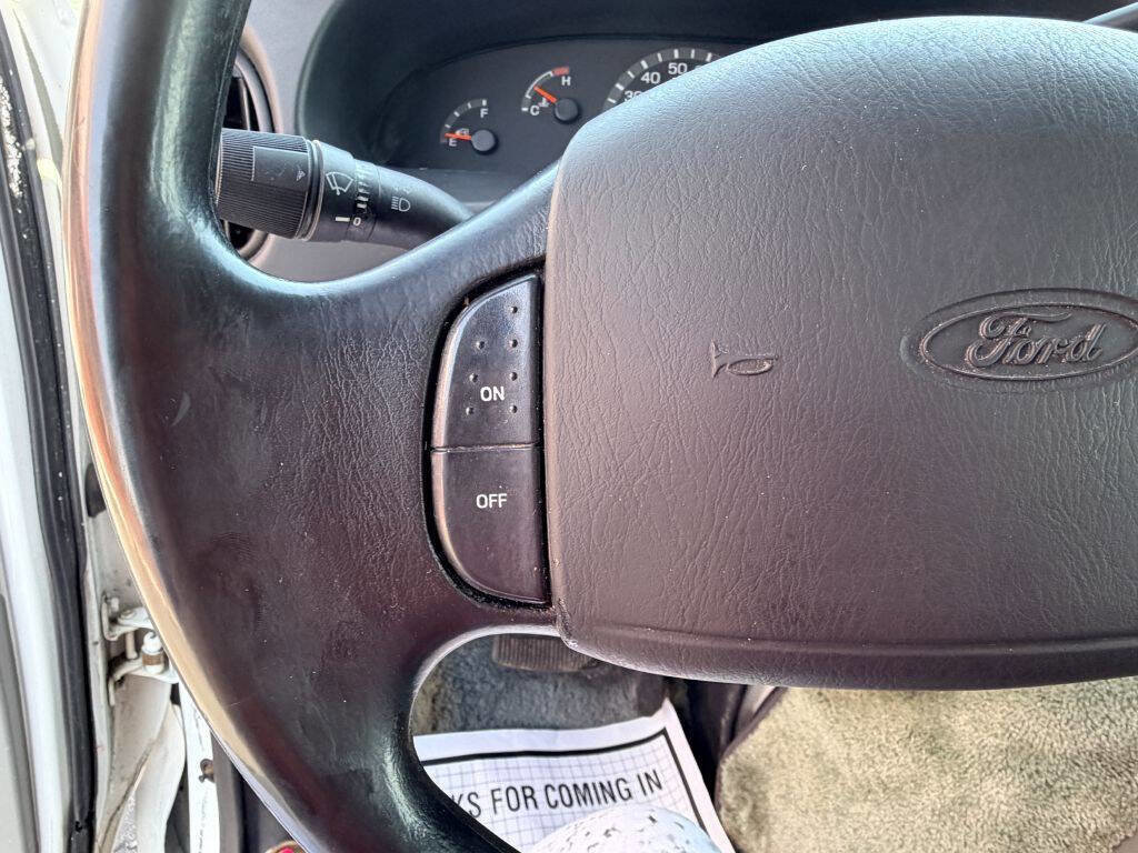 Used 1999 Ford E-150 and Econoline 150 RWD image 11