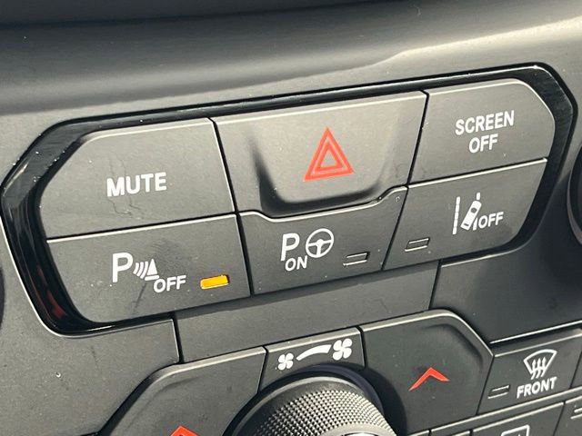 Used 2023 Jeep Renegade Limited w/ Limited Elite Group AWD/4WD image 35