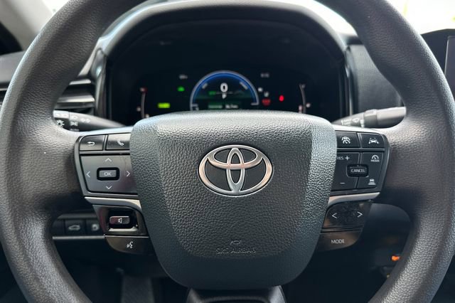 Used 2025 Toyota Camry LE w/ Convenience Package image 24