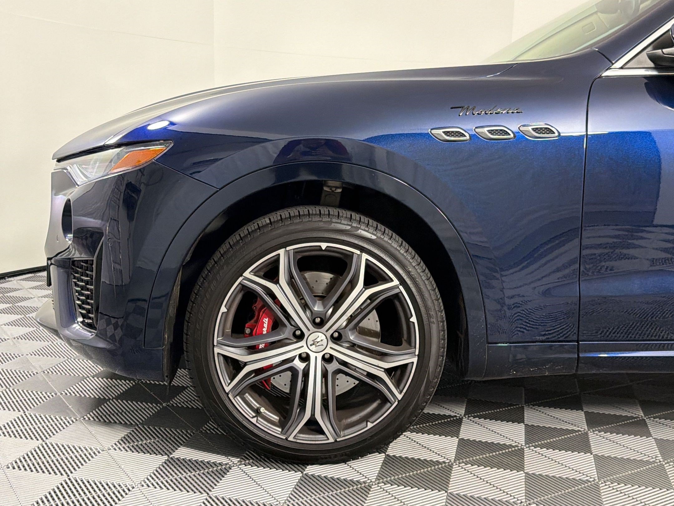 Used 2022 Maserati Levante Modena AWD/4WD image 7