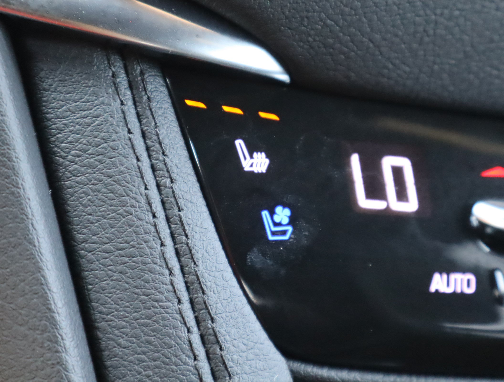 Used 2025 Cadillac XT5 Sportv w/ Technology Package AWD/4WD image 31