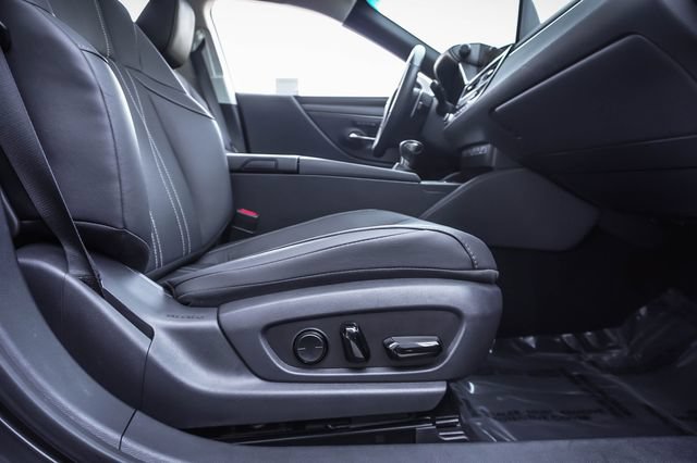 Certified 2025 Lexus ES 300h w/ Luxury Package FWD image 23