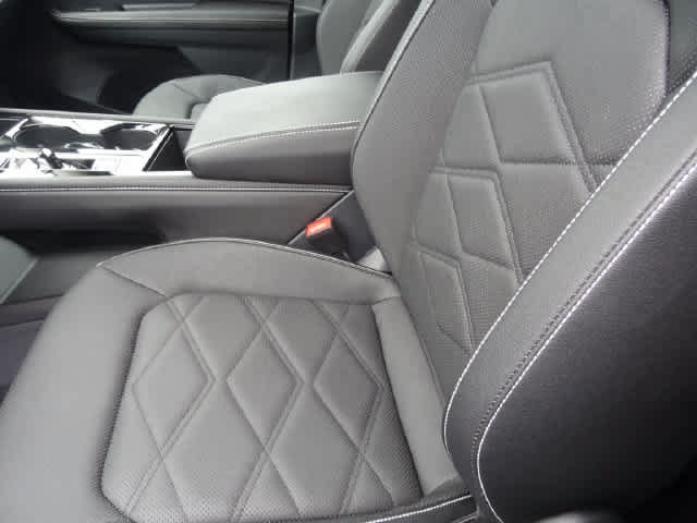 Used 2025 Volkswagen Atlas SE AWD/4WD image 7