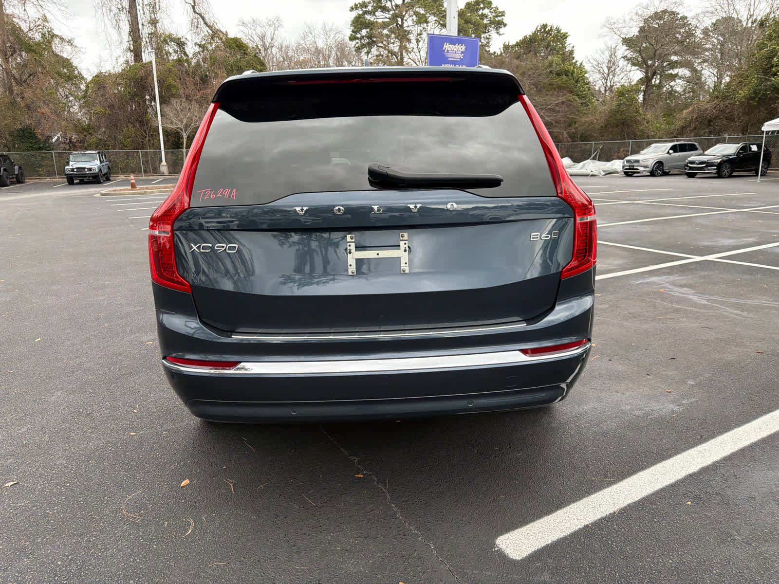 Certified 2025 Volvo XC90 B6 Plus w/ Protection Package Premier image 12