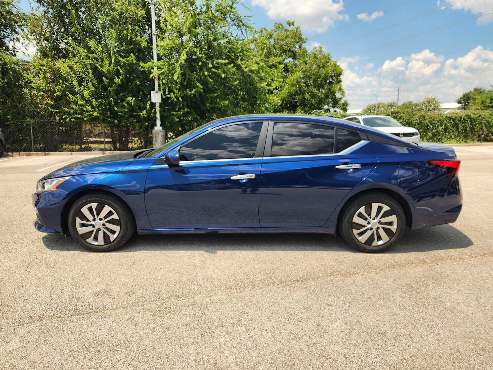Used 2019 Nissan Altima 2.5 S FWD image 4