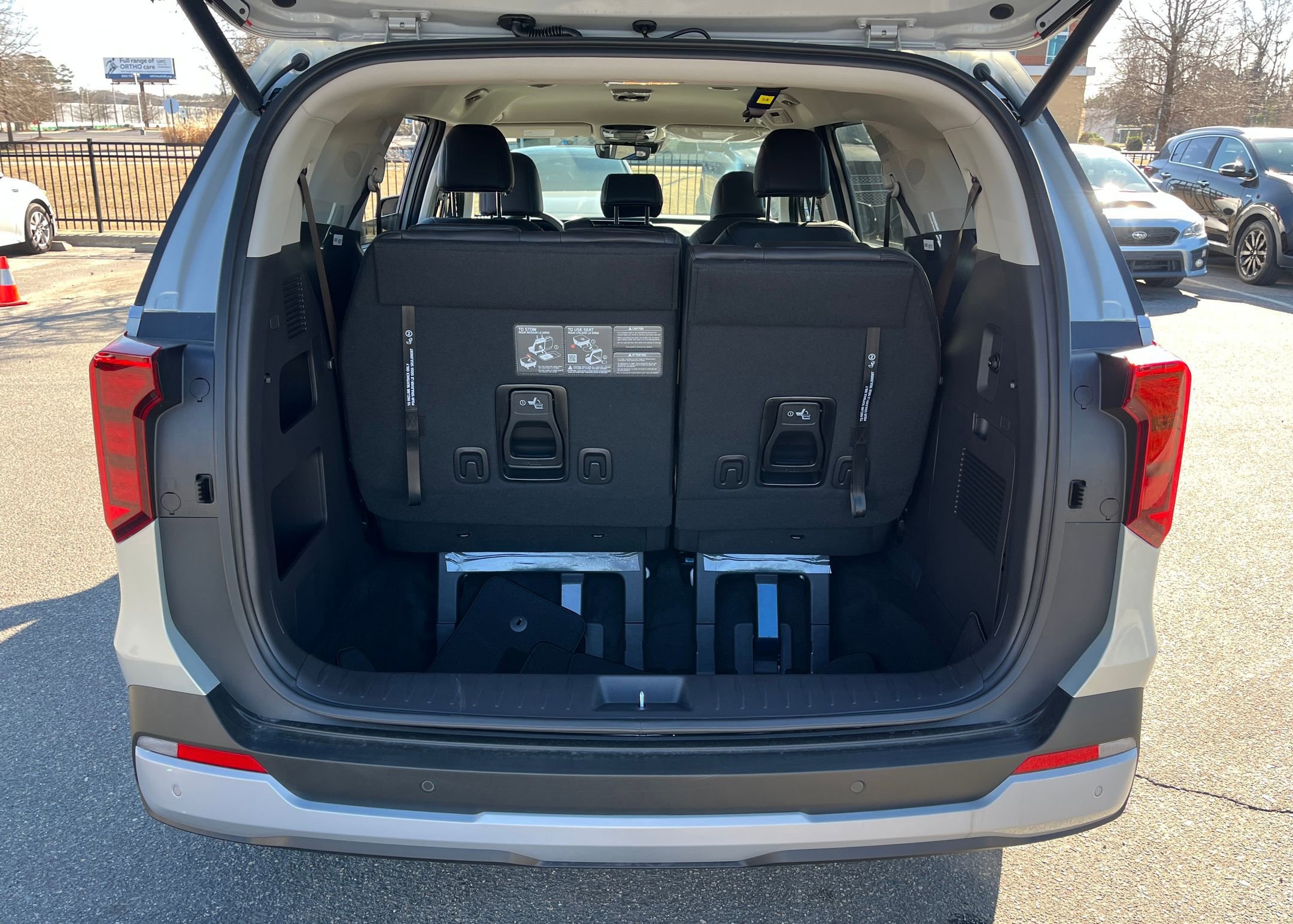 New 2026 Kia Carnival EX FWD image 7