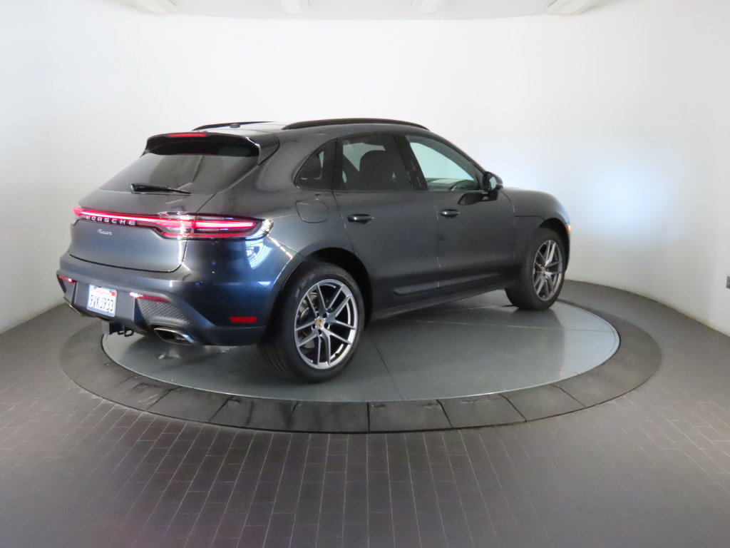 Certified 2025 Porsche Macan AWD/4WD image 7