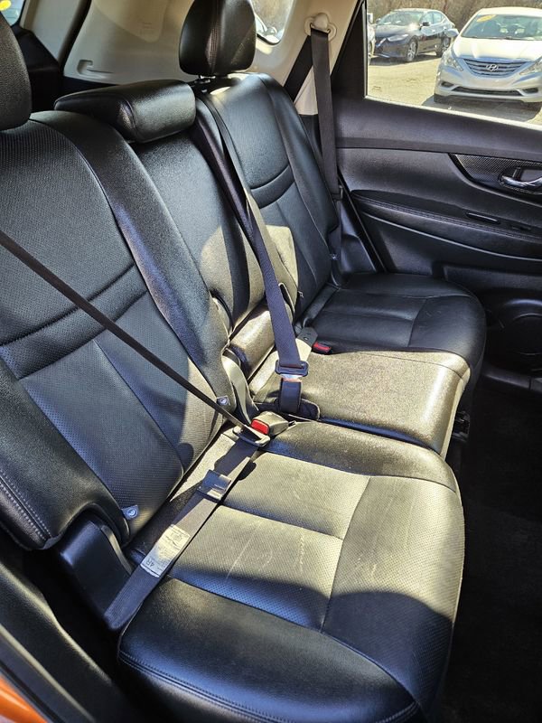 Used 2018 Nissan Rogue SL w/ Premium Package image 19