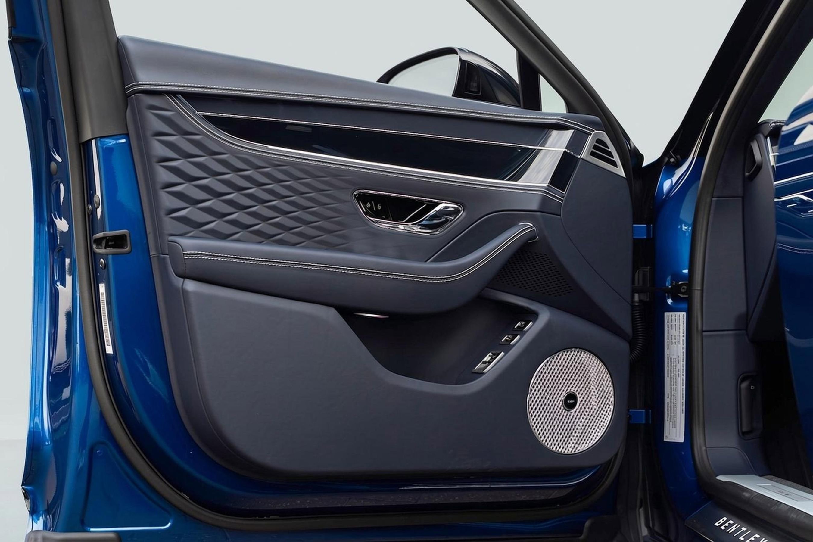 Used 2026 Bentley Flying Spur Azure image 7