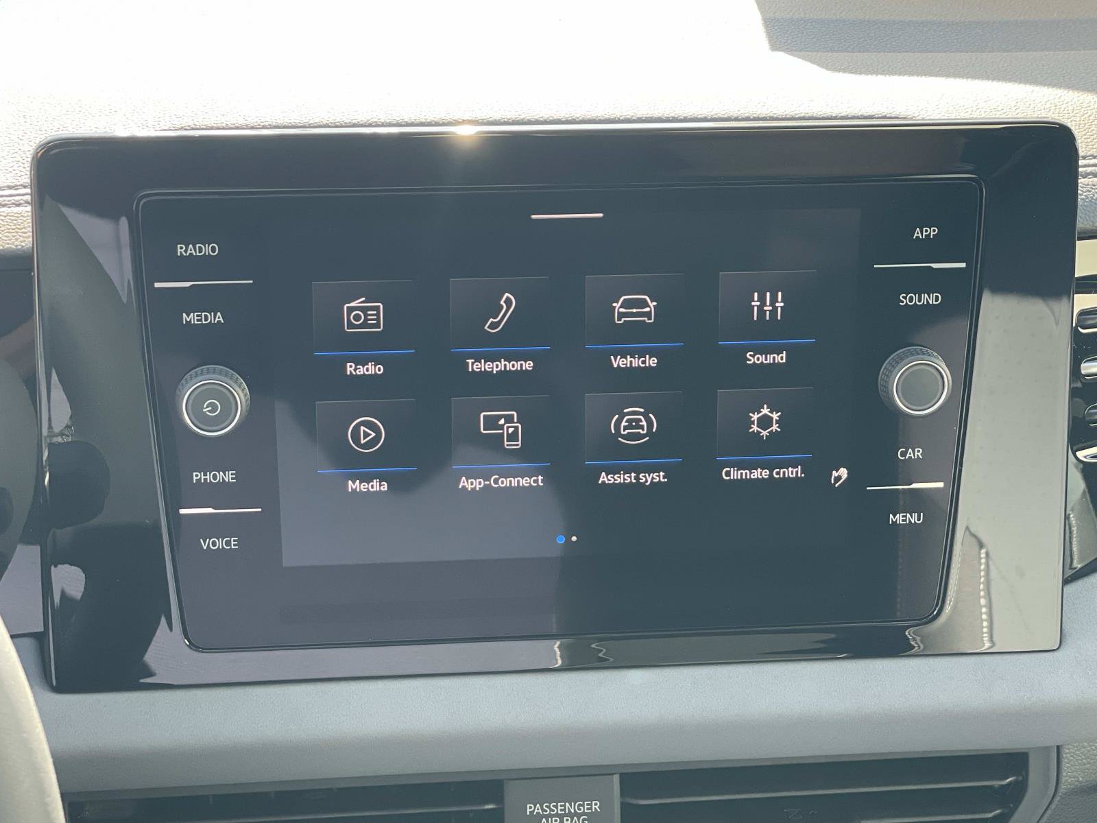 New 2027 Volkswagen Jetta SE FWD image 12