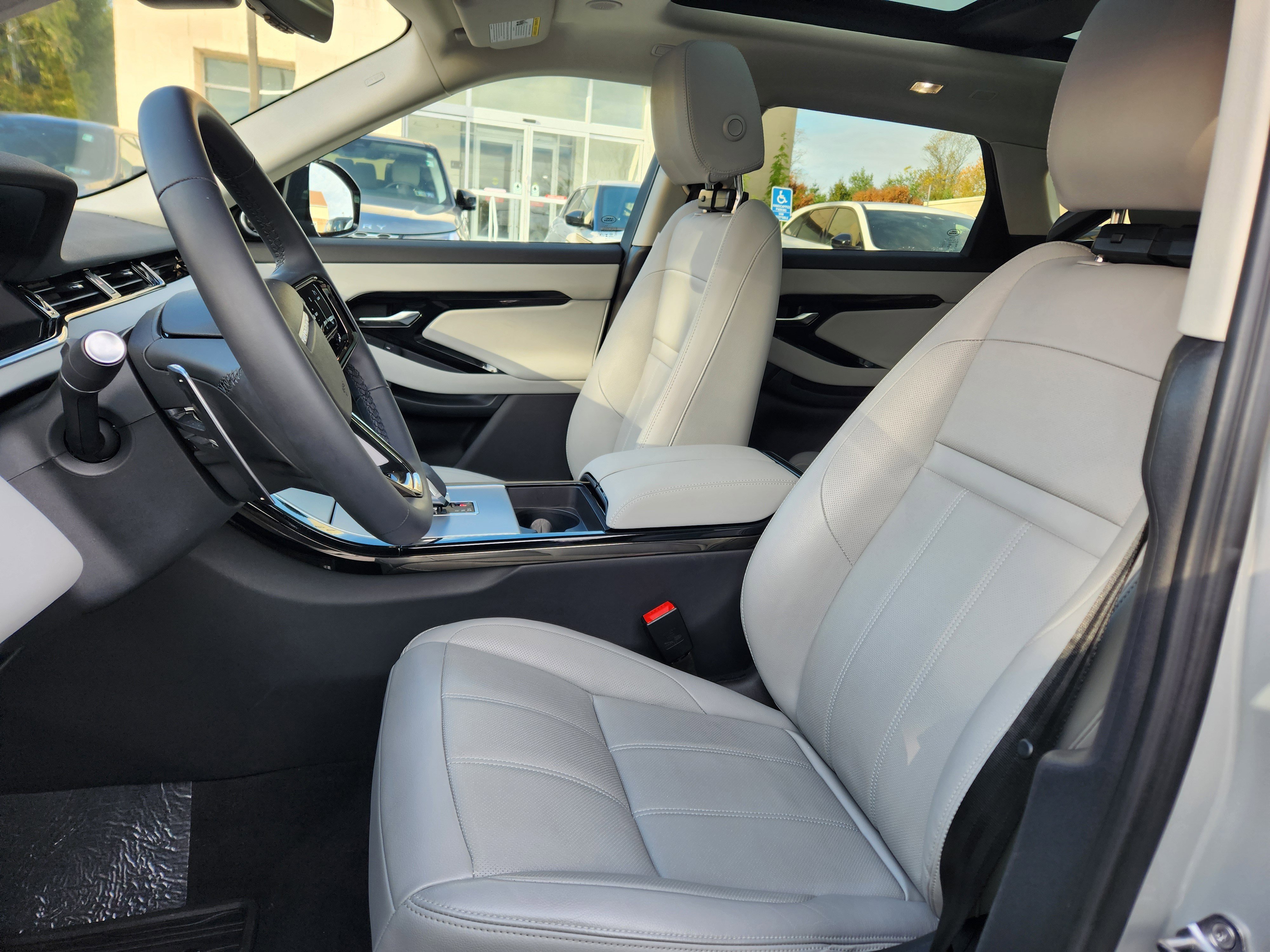 Certified 2025 Land Rover Range Rover Evoque S image 10