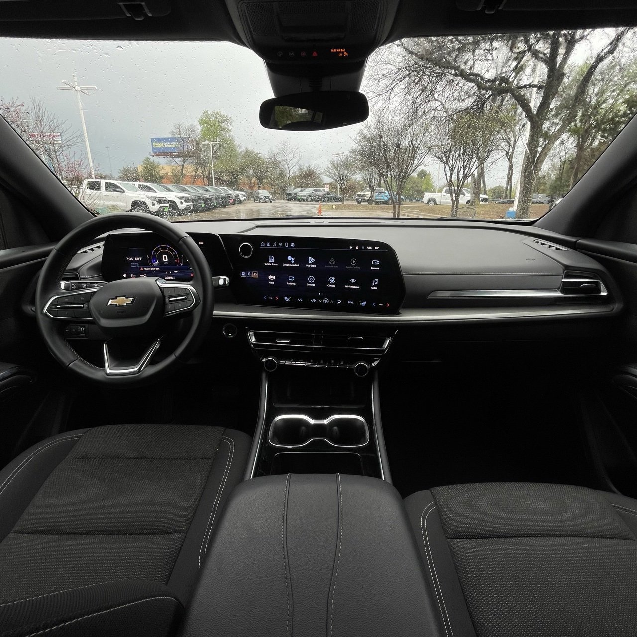 Used 2025 Chevrolet Traverse LT image 10