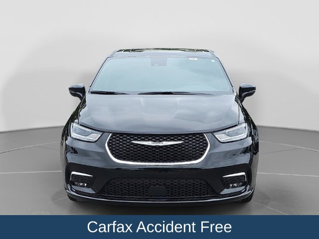 Used 2026 Chrysler Pacifica Limited FWD image 3