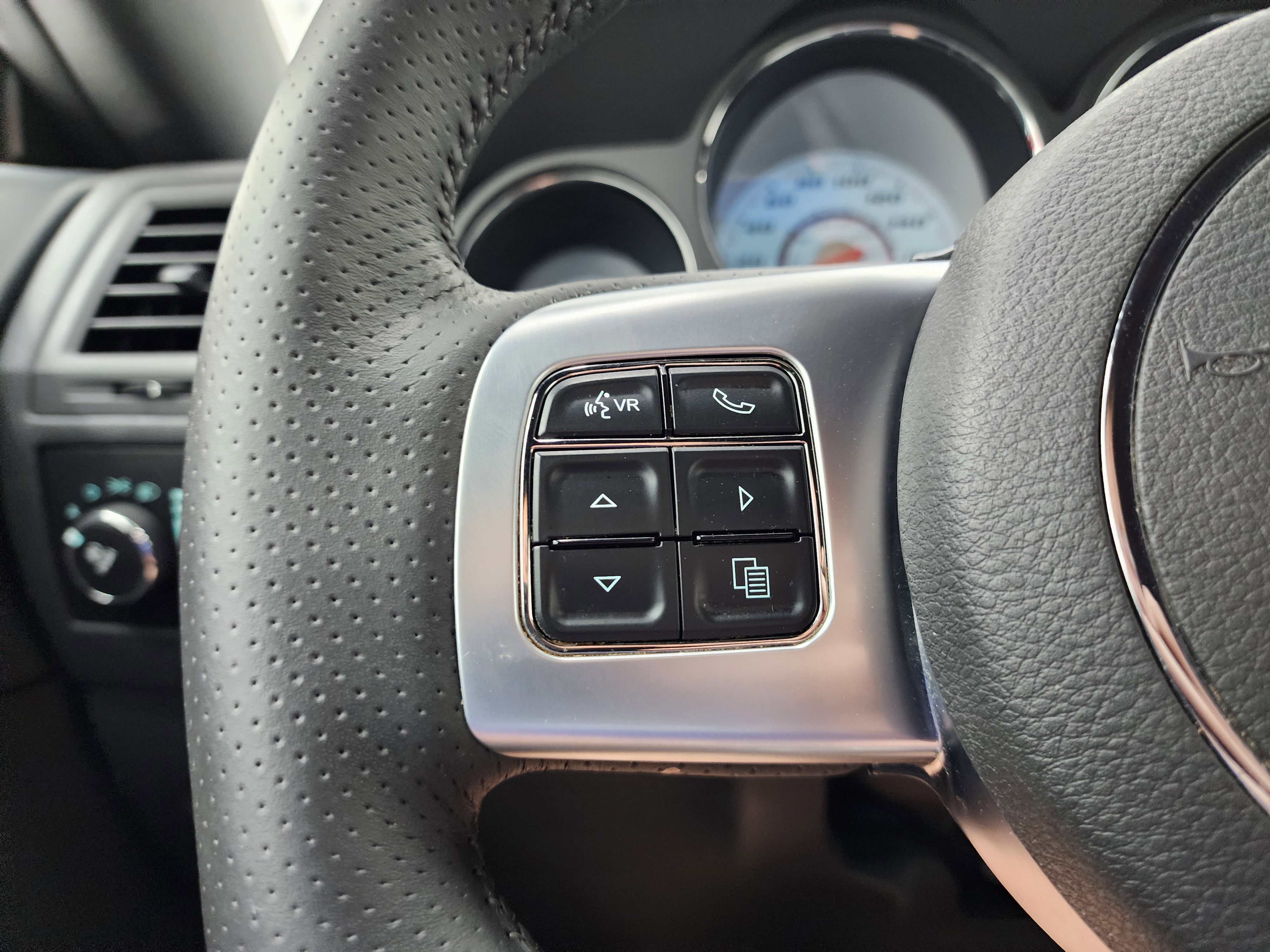 Used 2014 Dodge Challenger SRT8 image 15