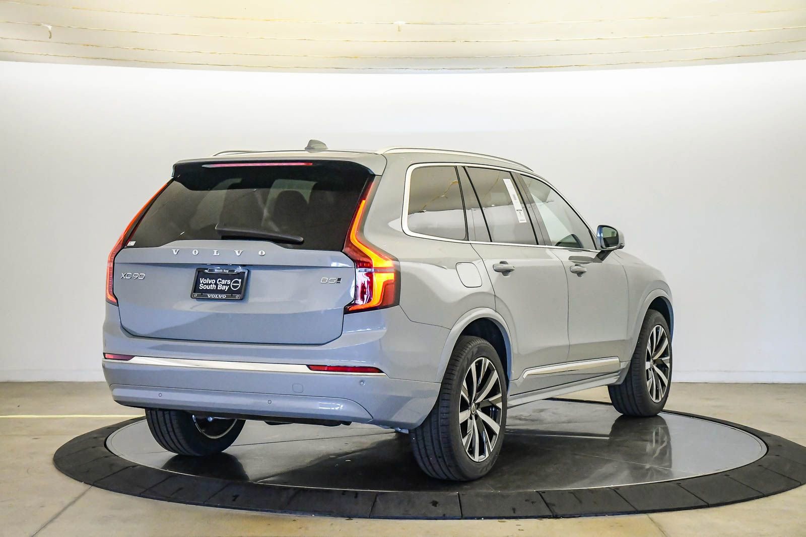New 2026 Volvo XC90 B5 Core AWD/4WD image 4