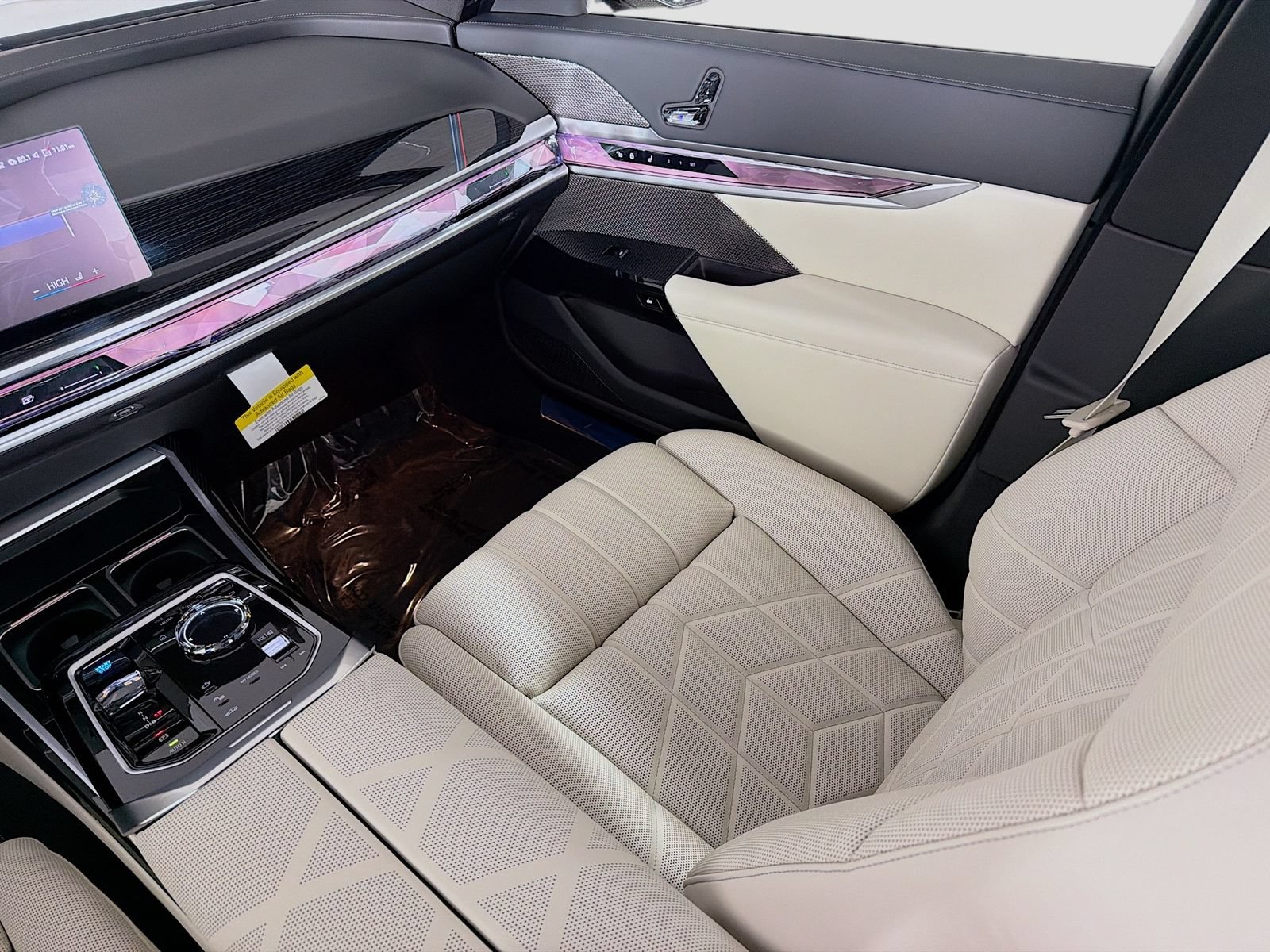 New 2026 BMW i7 xDrive60 AWD/4WD image 24