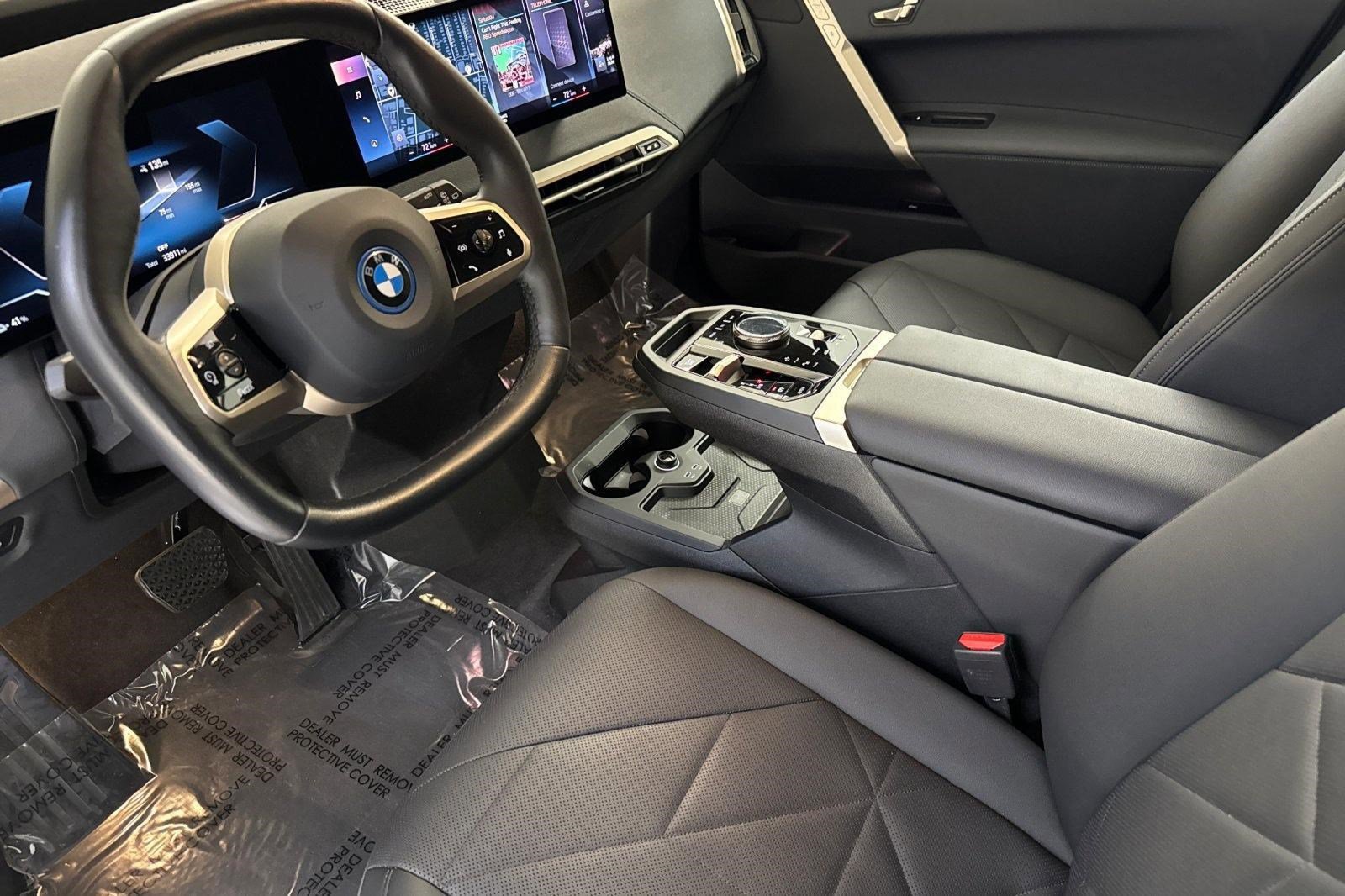 Certified 2023 BMW iX xDrive50 w/ Sport Package AWD/4WD image 4
