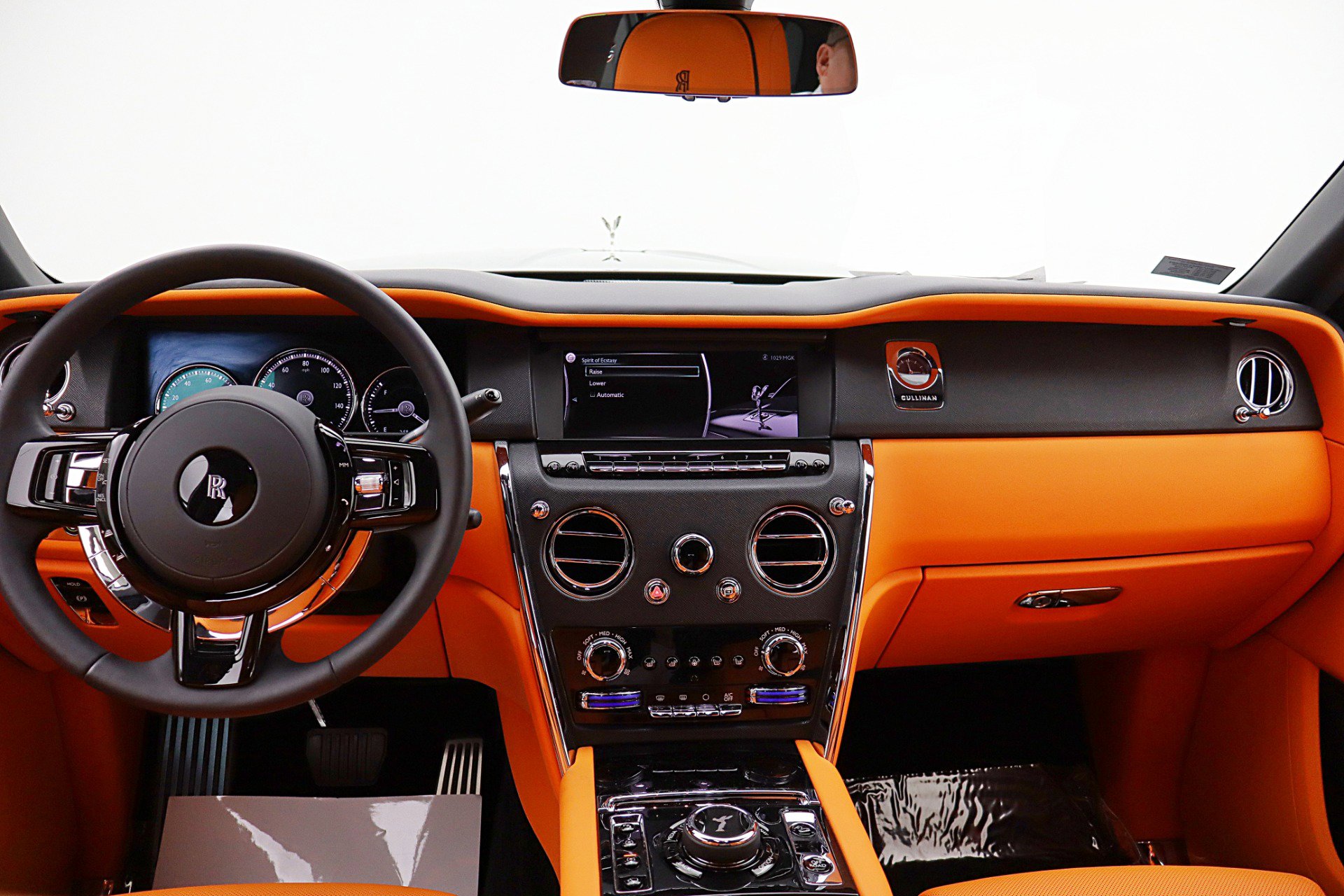 Used 2022 Rolls-Royce Cullinan AWD/4WD image 29