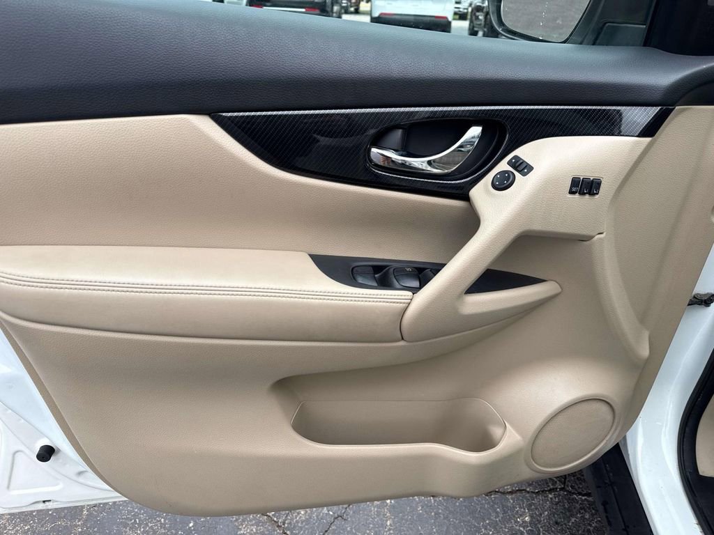 Used 2018 Nissan Rogue SL image 13