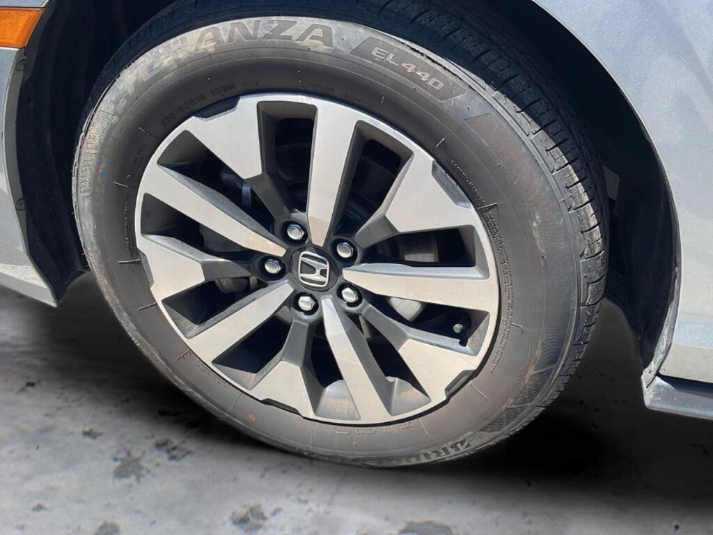 Used 2025 Honda Odyssey EX-L image 24