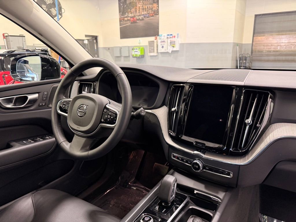 Used 2025 Volvo XC60 B5 Plus w/ Climate Package image 30