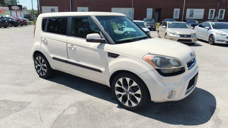 Used 2012 Kia Soul ! FWD image 7