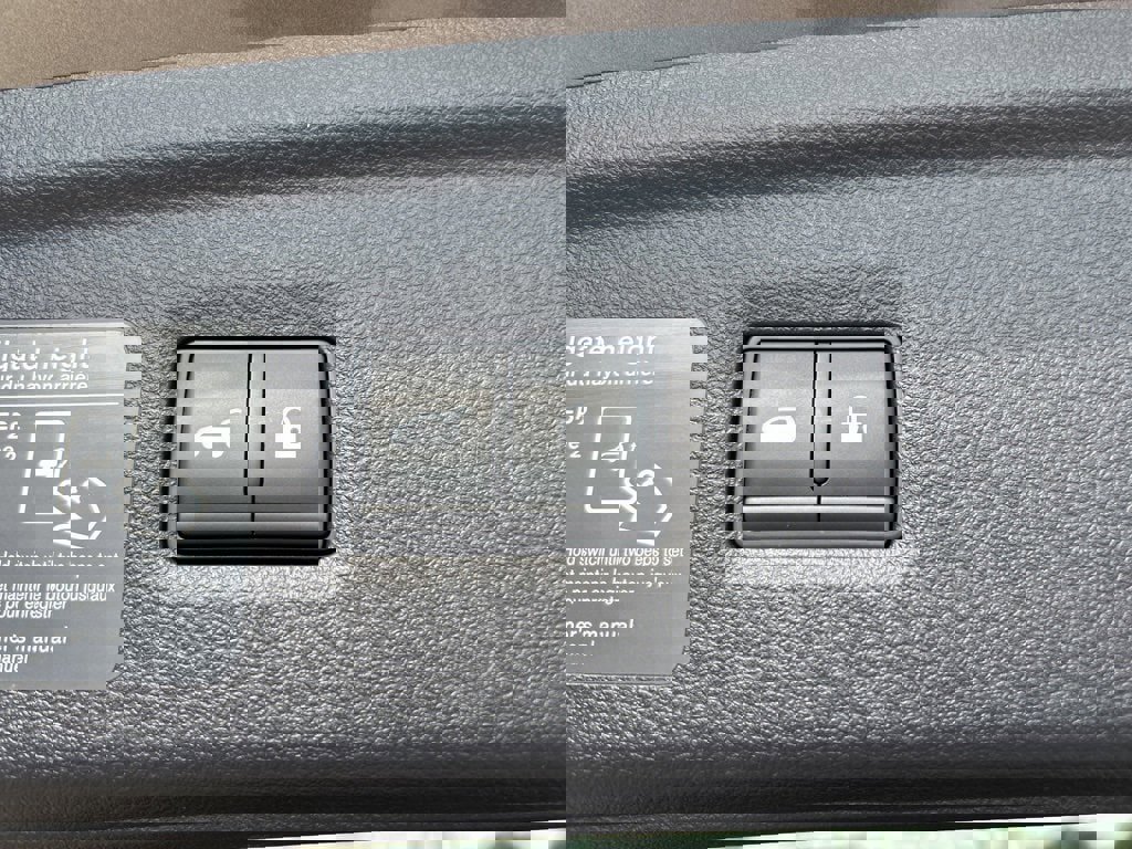 Used 2024 INFINITI QX50 Sport image 9