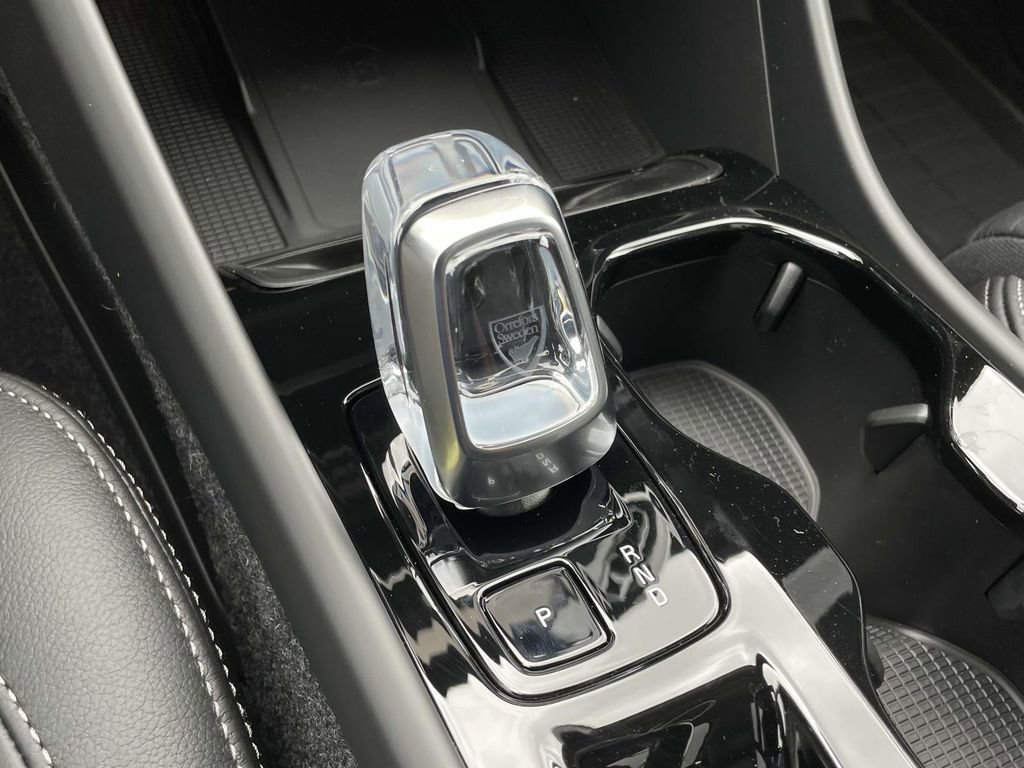 New 2026 Volvo XC40 B4 Plus w/ Protection Package Premier FWD image 25